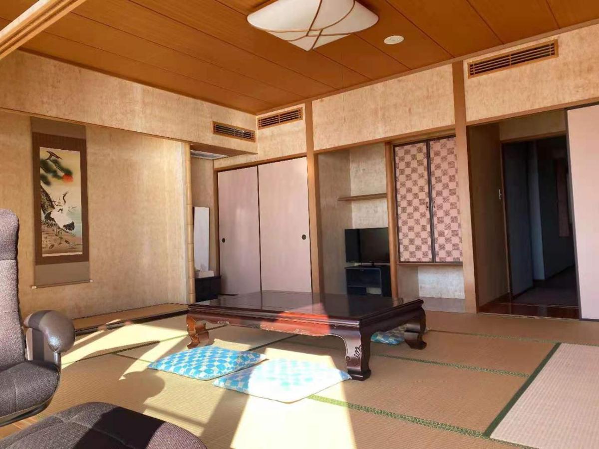 Atami Onsen Guest House Megumi Esterno foto