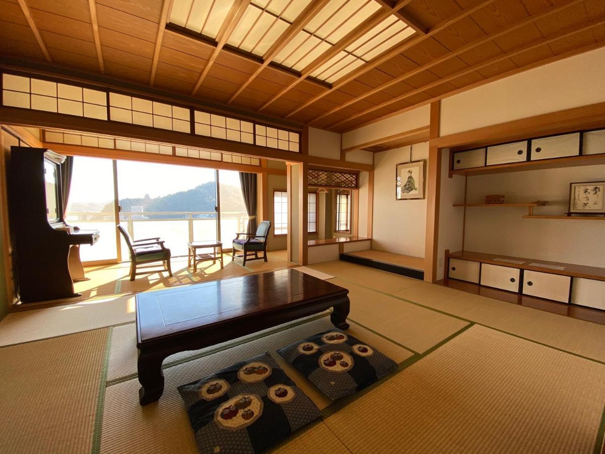 Atami Onsen Guest House Megumi Esterno foto