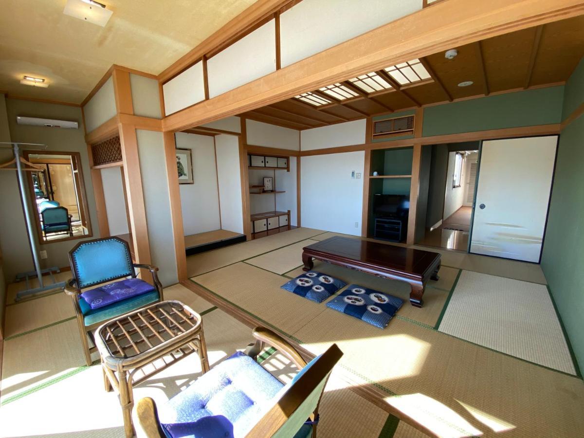 Atami Onsen Guest House Megumi Esterno foto