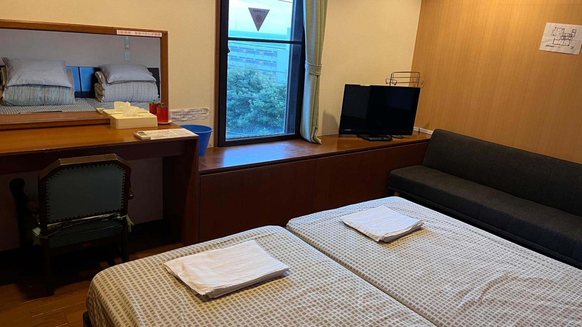 Atami Onsen Guest House Megumi Esterno foto